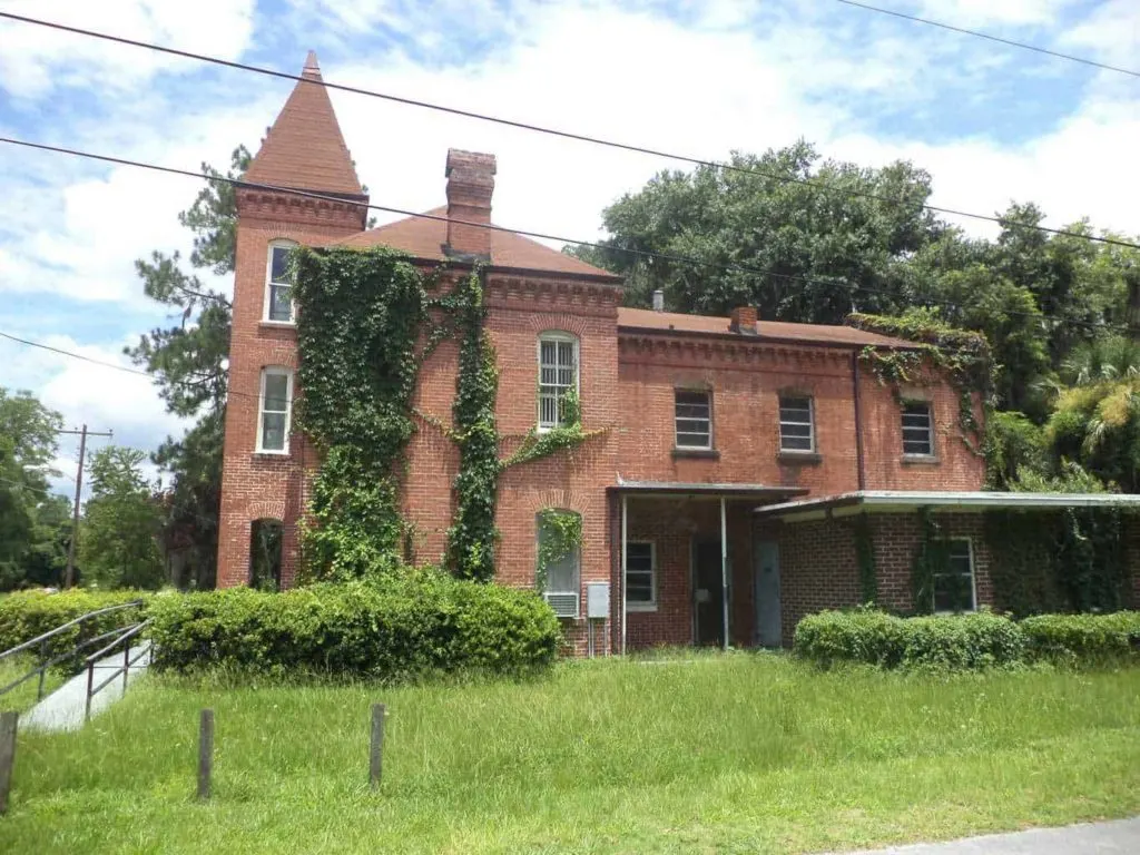 Live-Oak-old-hamilton-county-jail cheapest places to live in Florid