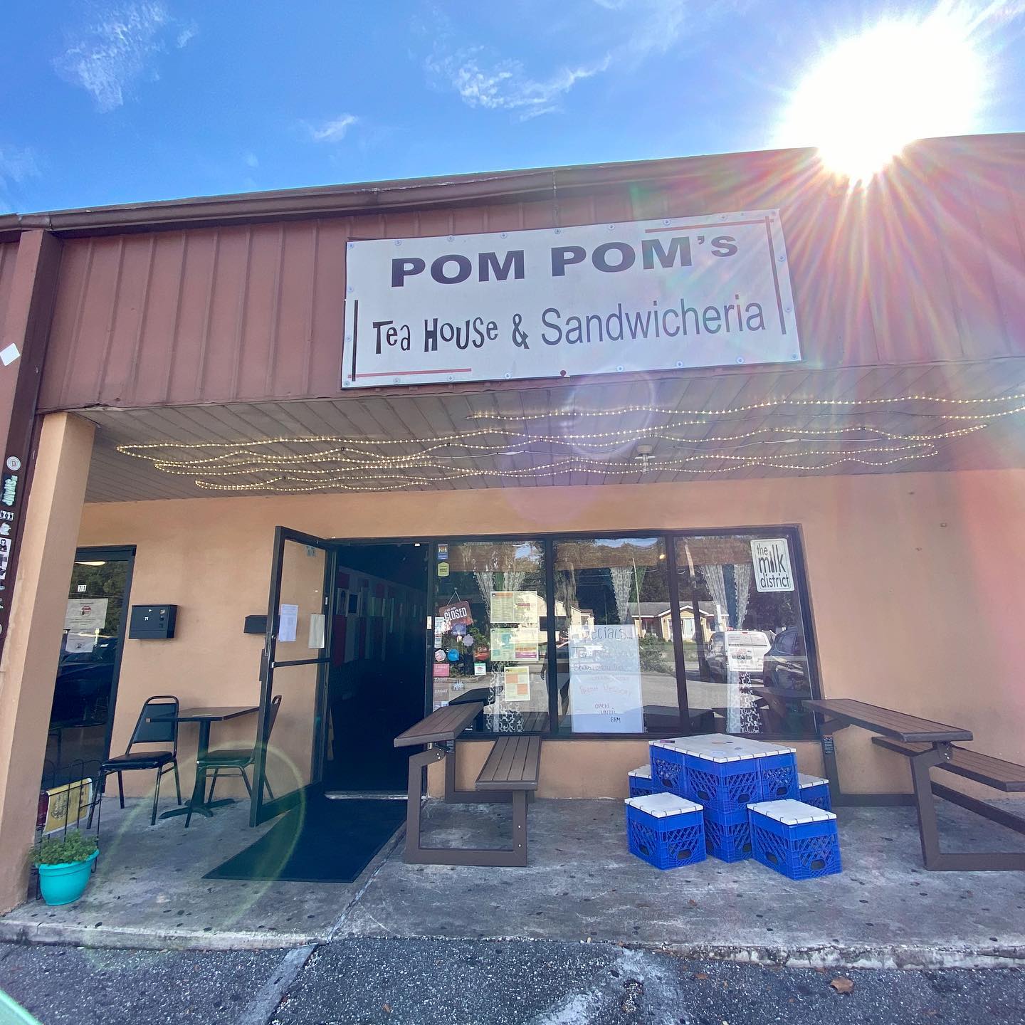 Pom’s Pom’s Teahouse& Sandwicheria