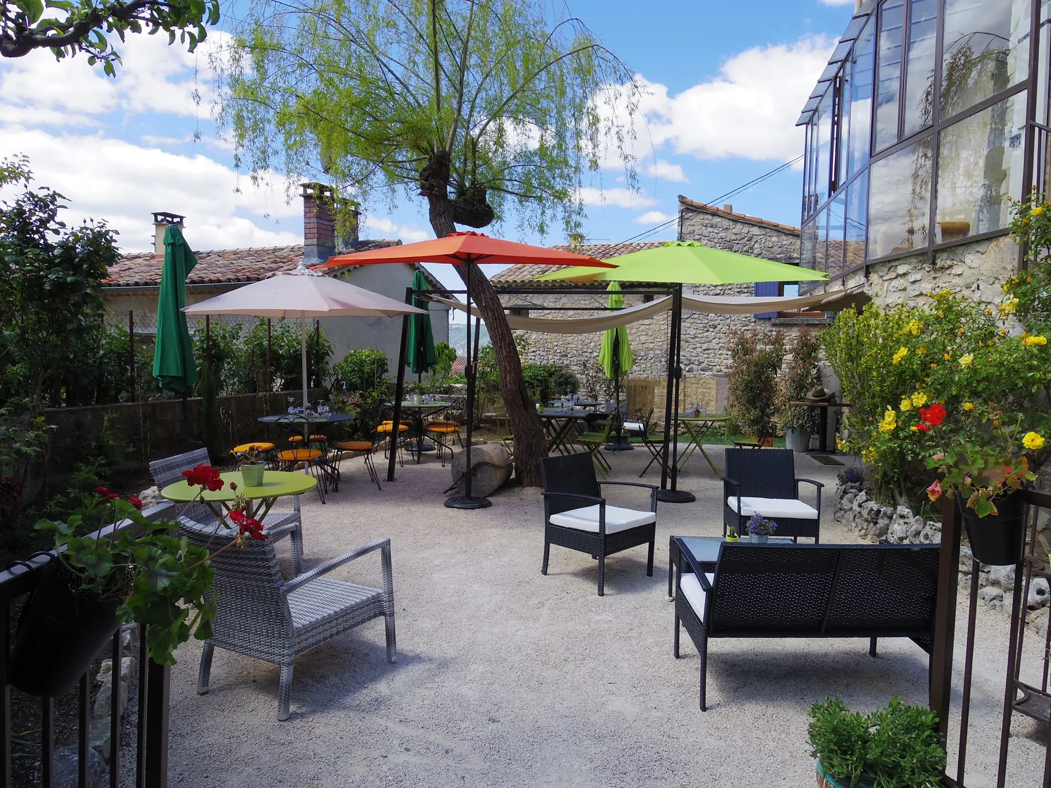 La Petit Jardin Cafe