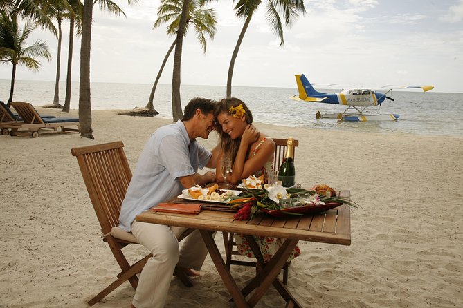 seaplane-flight-for-a-romantic-proposal